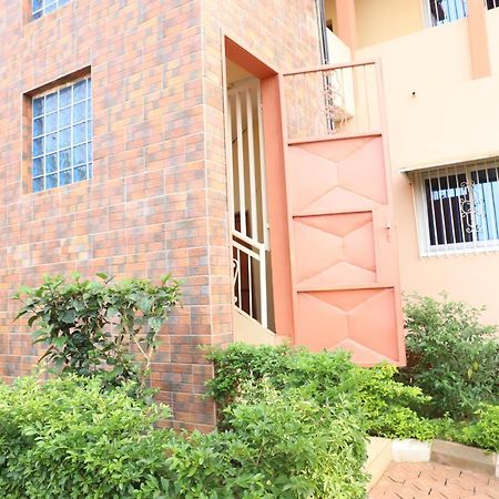 Vegas House Apartamento Yaoundé Exterior foto