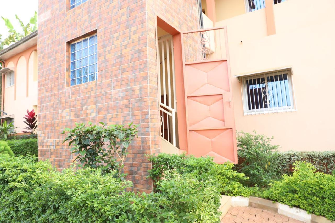 Vegas House Apartamento Yaoundé Exterior foto